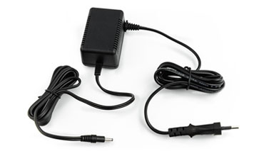 A0053: ALIMENTADOR CARGADOR DE BATERÍA ESTÁNDAR